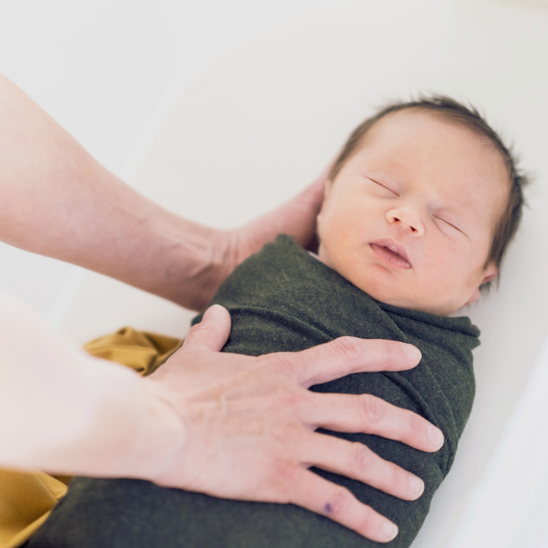 accompagnement au bain enveloppé pour bébé et ses parents - la délicatesse Toulouse